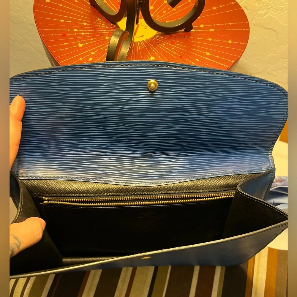 Louis Vuitton Montaigne EPI Clutch w/Coa